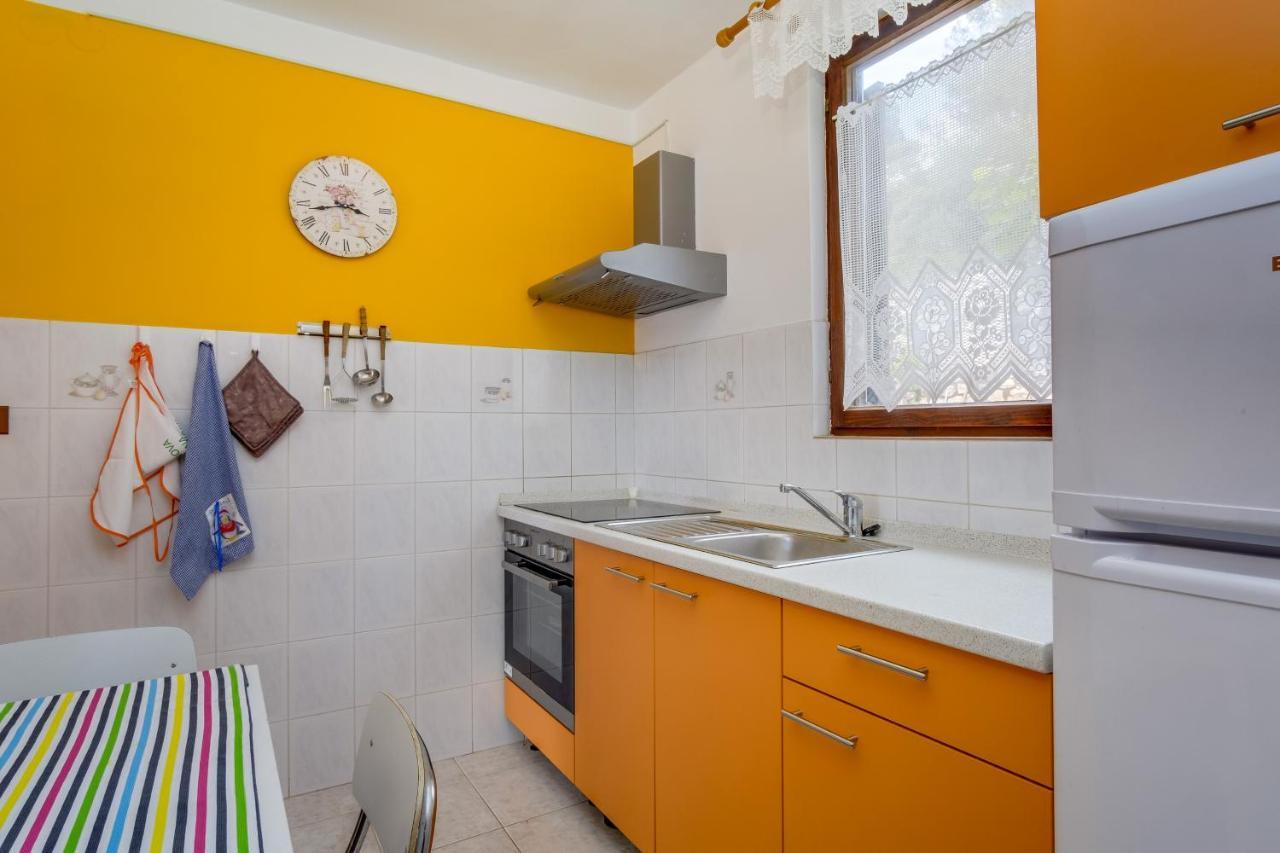 Apartments Villa Julija Mali Lošinj Exteriör bild