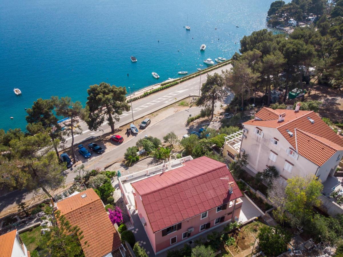 Apartments Villa Julija Mali Lošinj Exteriör bild