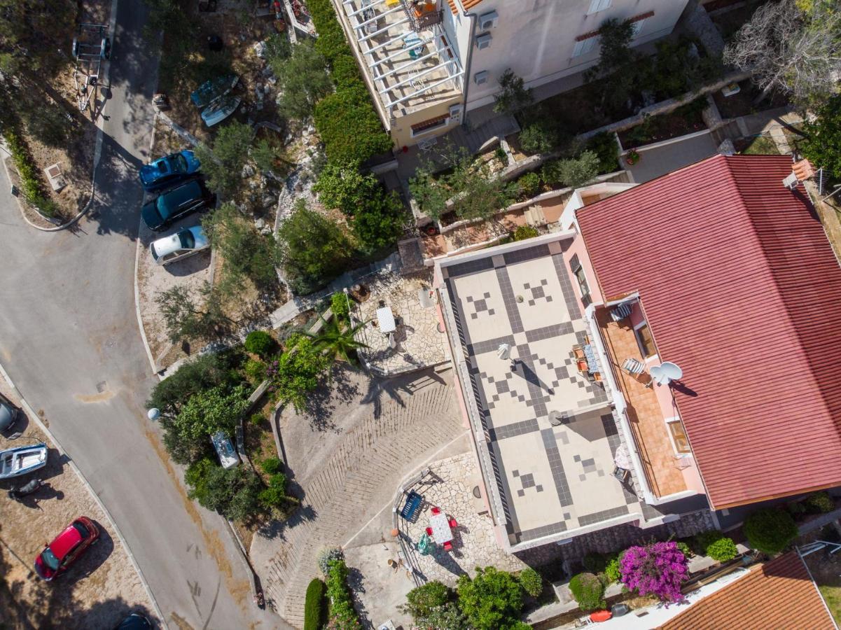 Apartments Villa Julija Mali Lošinj Exteriör bild
