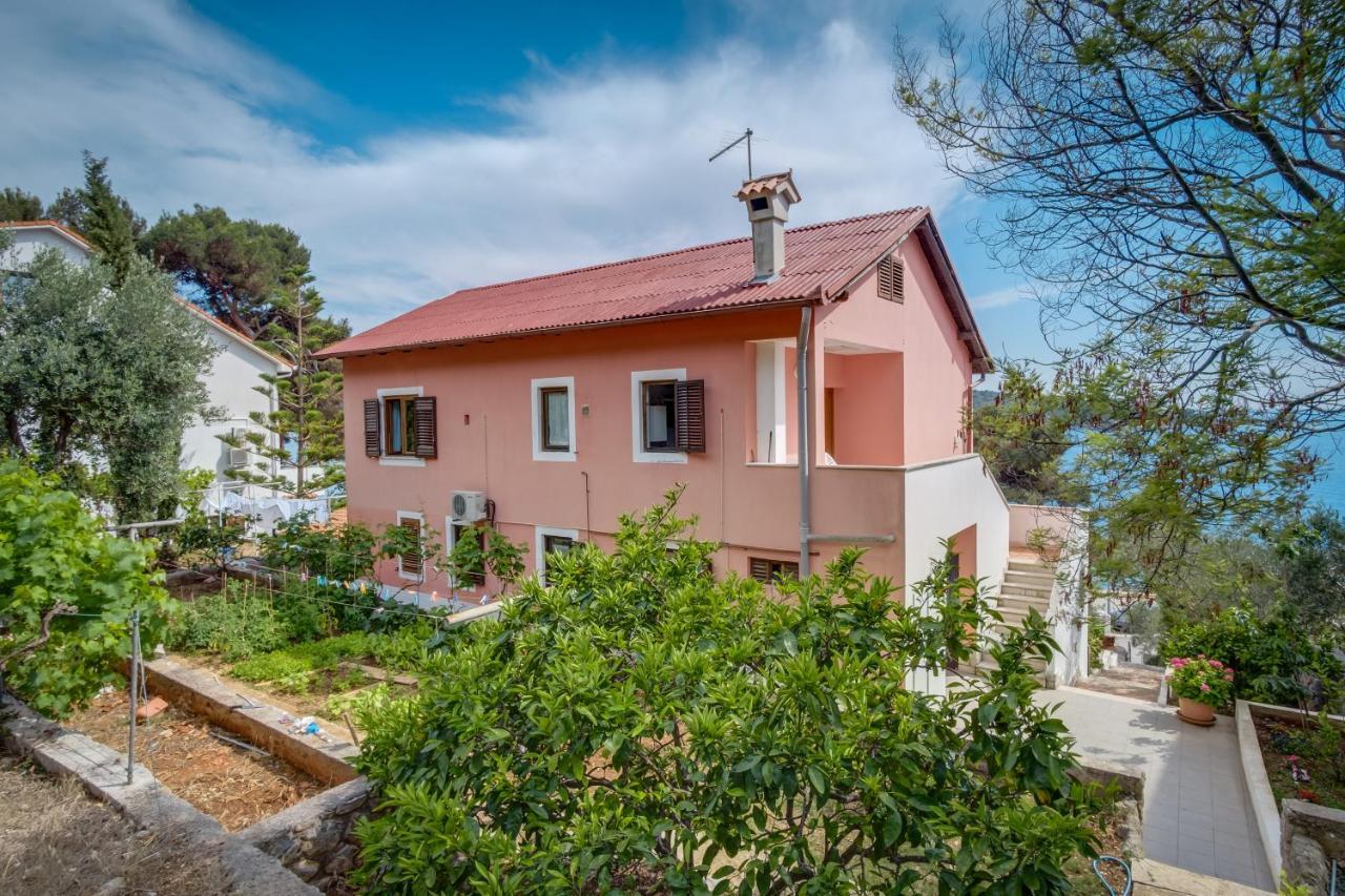 Apartments Villa Julija Mali Lošinj Exteriör bild