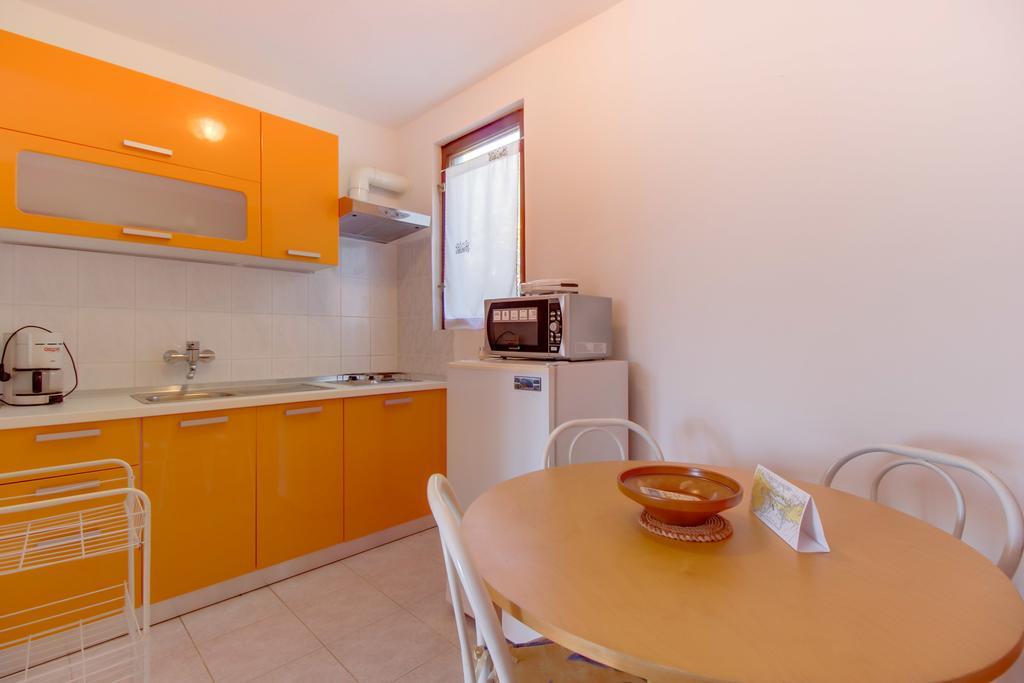 Apartments Villa Julija Mali Lošinj Rum bild