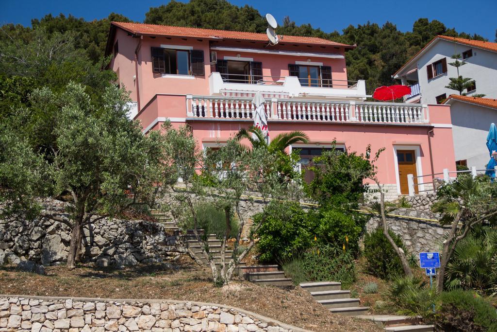 Apartments Villa Julija Mali Lošinj Exteriör bild