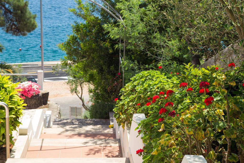 Apartments Villa Julija Mali Lošinj Exteriör bild