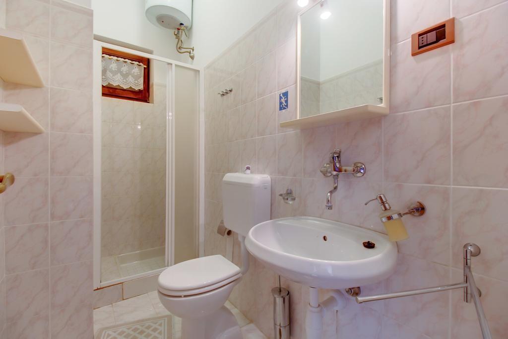 Apartments Villa Julija Mali Lošinj Rum bild