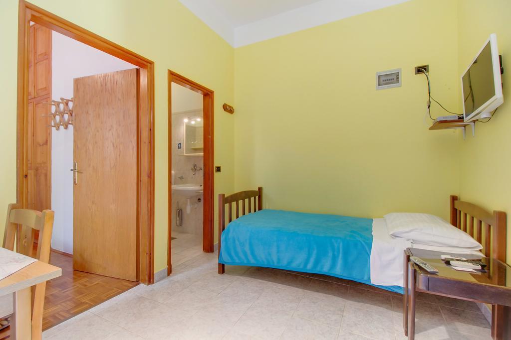 Apartments Villa Julija Mali Lošinj Rum bild