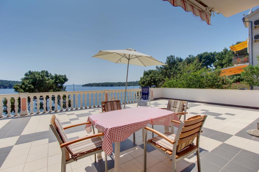 Apartments Villa Julija Mali Lošinj Rum bild