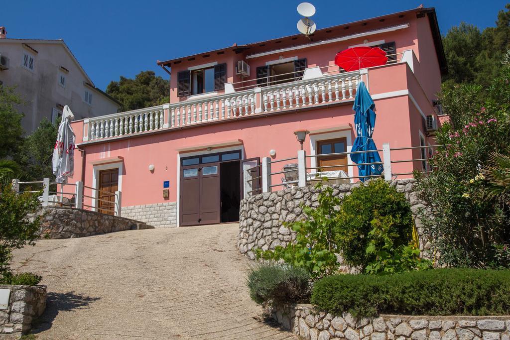 Apartments Villa Julija Mali Lošinj Exteriör bild