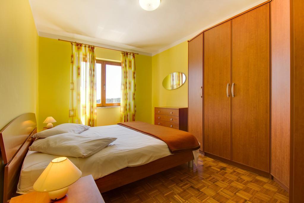 Apartments Villa Julija Mali Lošinj Rum bild