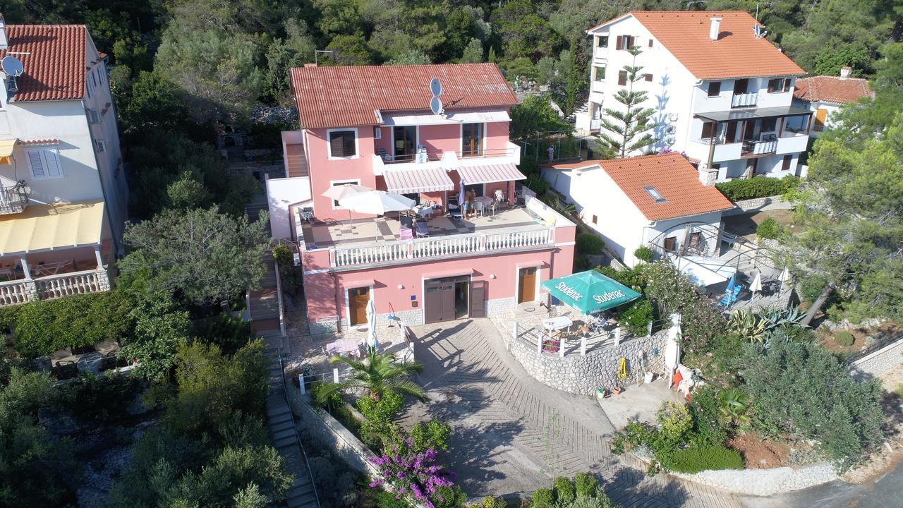 Apartments Villa Julija Mali Lošinj Exteriör bild