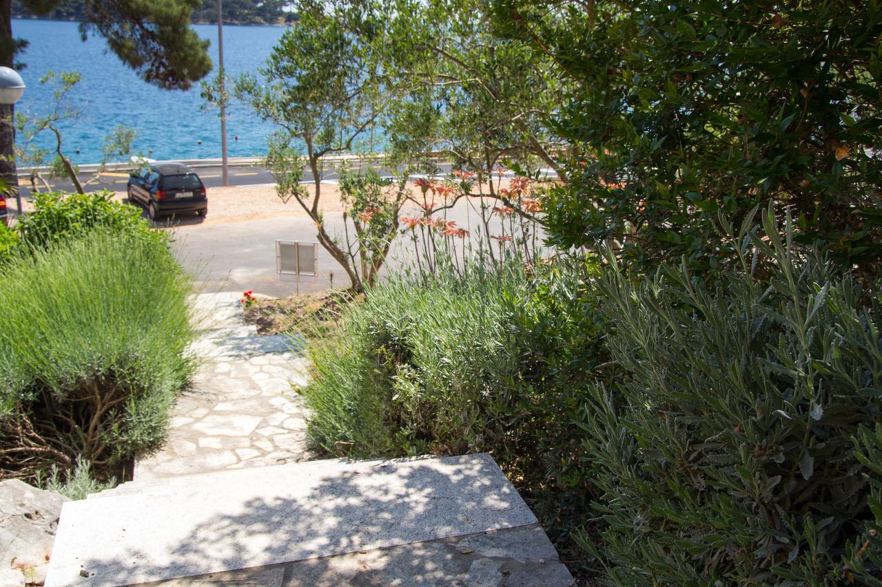 Apartments Villa Julija Mali Lošinj Exteriör bild